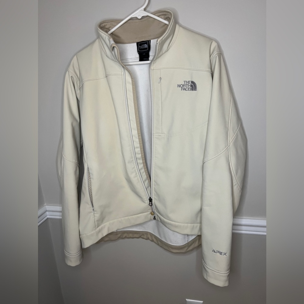 Woman’s Large North Face Apex Softshell—Off white